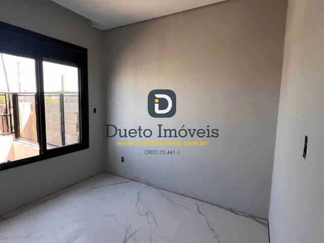 Sobrado para Venda em Santa Maria - 4