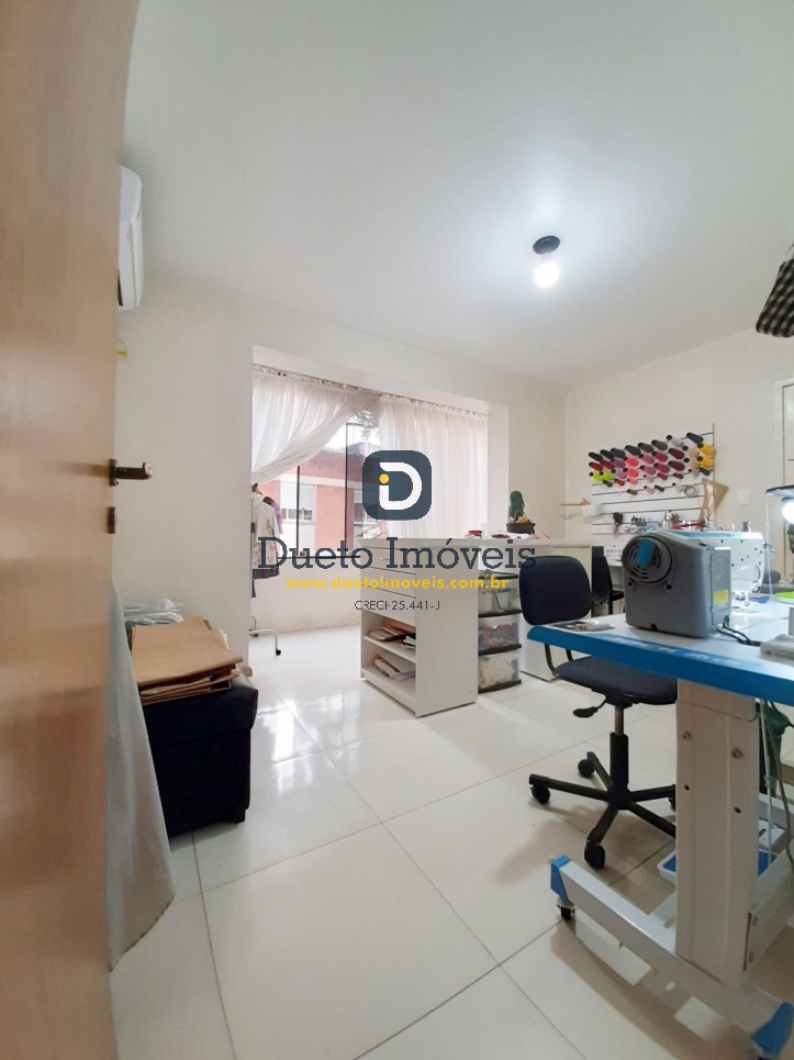 Vendo apartamento de 2 dormitórios próximo ao Farrezão!!!