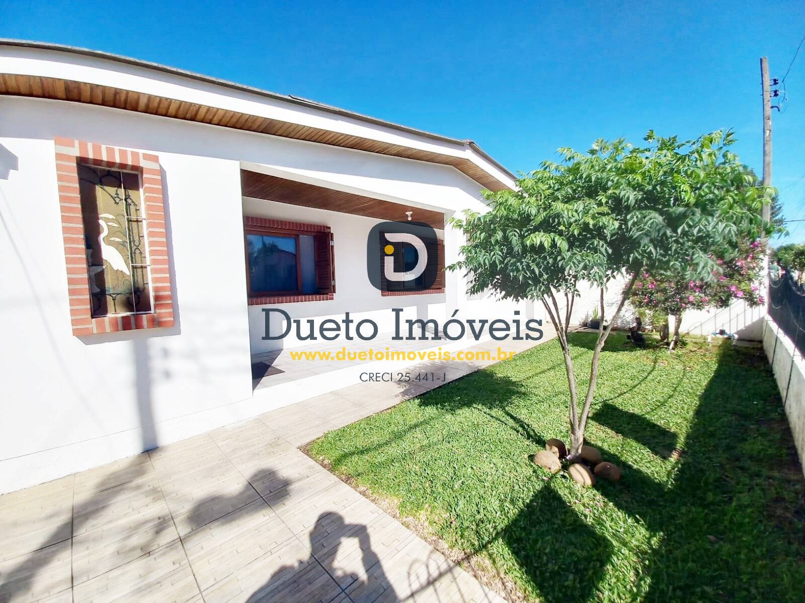 Casa 3 dormitórios em Camobi!