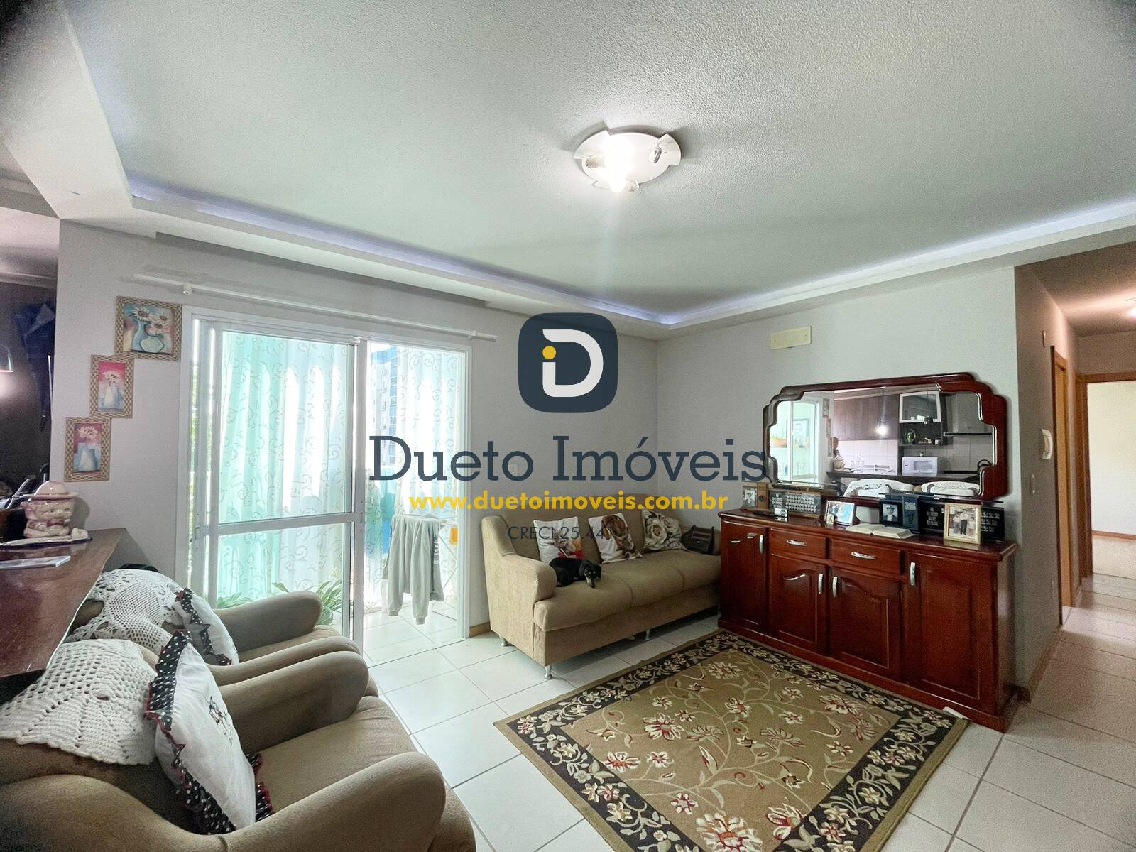 Apartamento em frente a 6ª Brigada e Mallet, 2 dormitórios e 2 garagens!