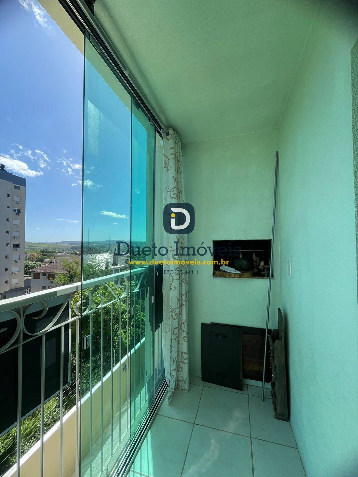 Apartamento em frente a 6ª Brigada e Mallet, 2 dormitórios e 2 garagens!