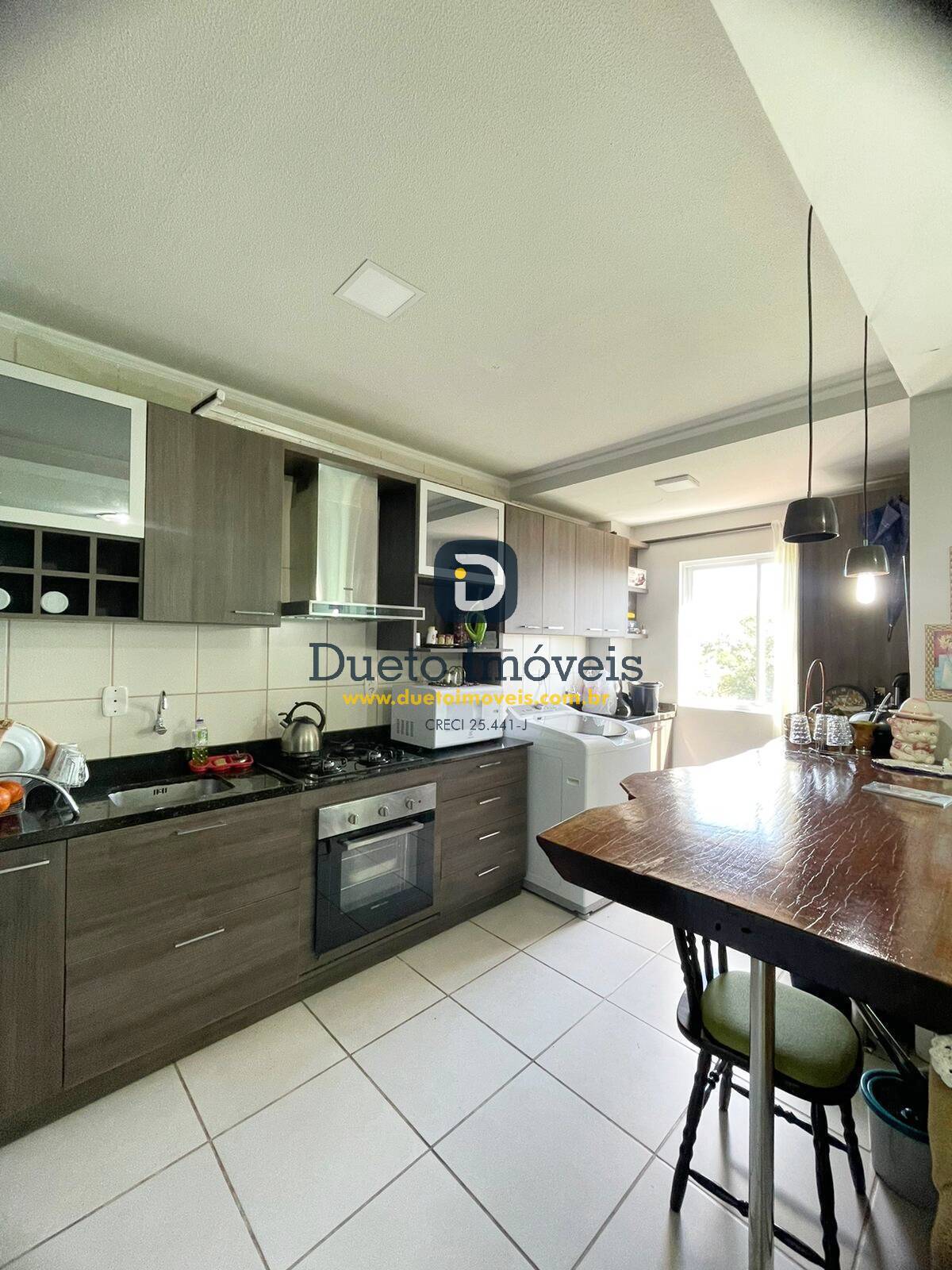 Apartamento em frente a 6ª Brigada e Mallet, 2 dormitórios e 2 garagens!