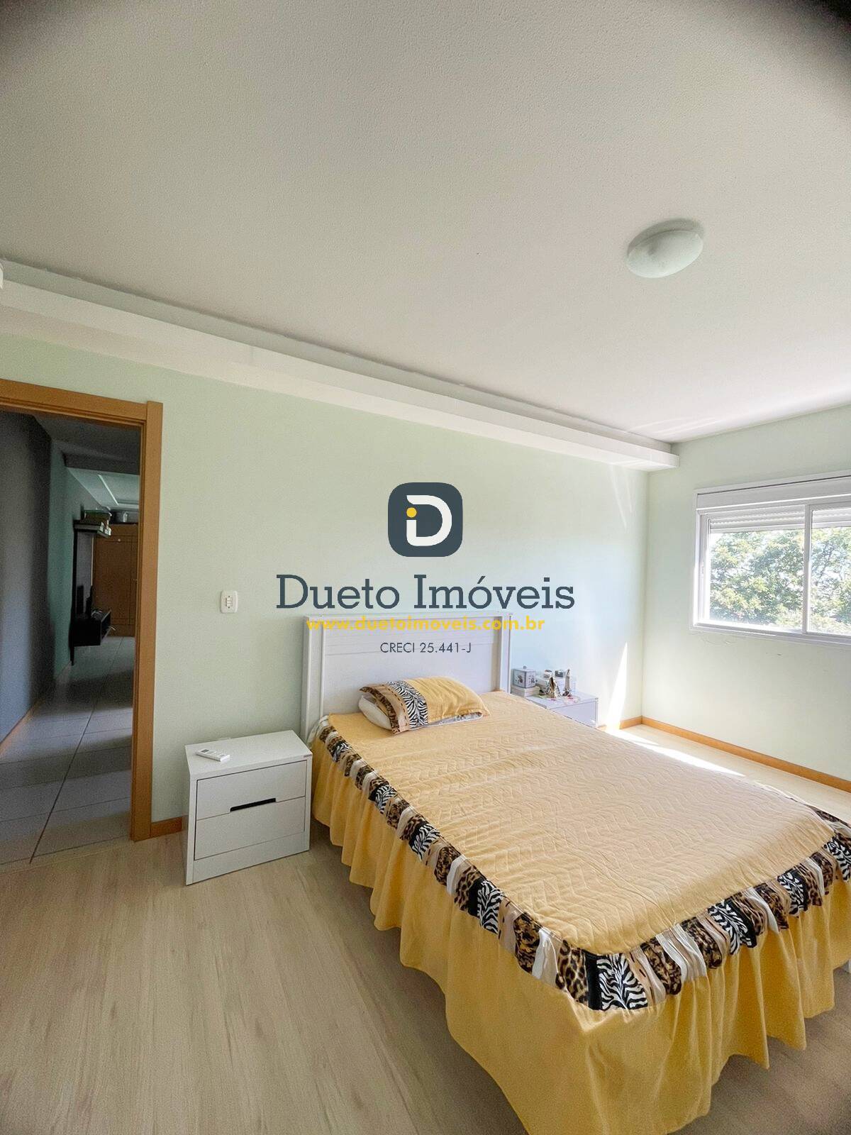 Apartamento em frente a 6ª Brigada e Mallet, 2 dormitórios e 2 garagens!