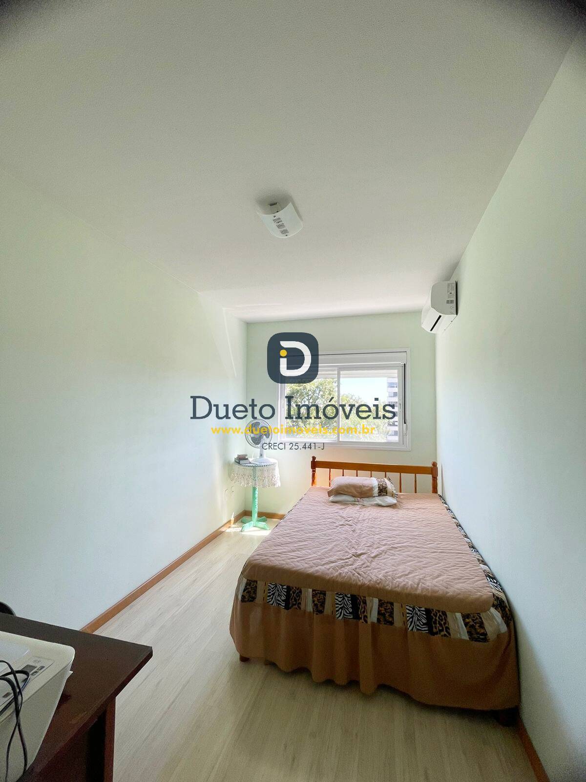 Apartamento em frente a 6ª Brigada e Mallet, 2 dormitórios e 2 garagens!