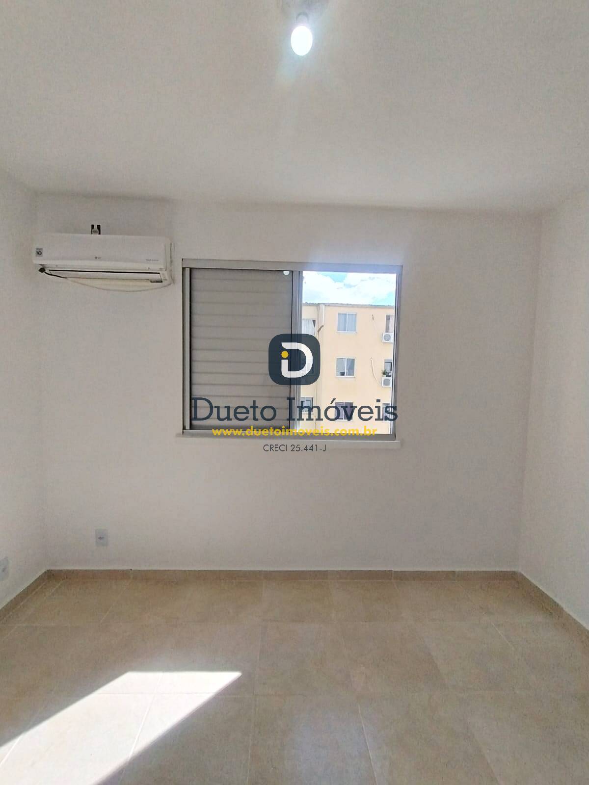 APARTAMENTO SEMIMOBILIADO RESIDENCIAL ARUBA