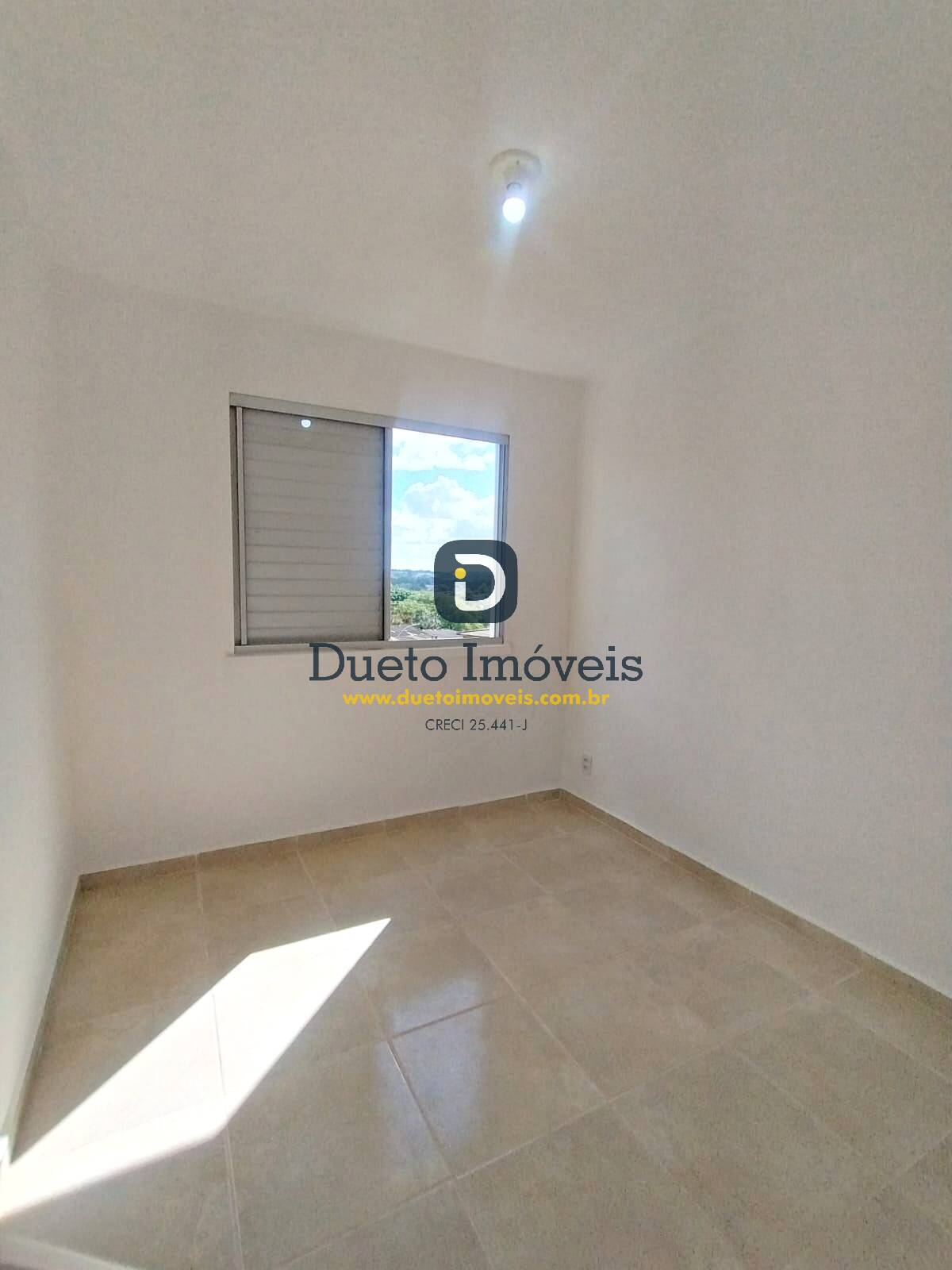 APARTAMENTO SEMIMOBILIADO RESIDENCIAL ARUBA