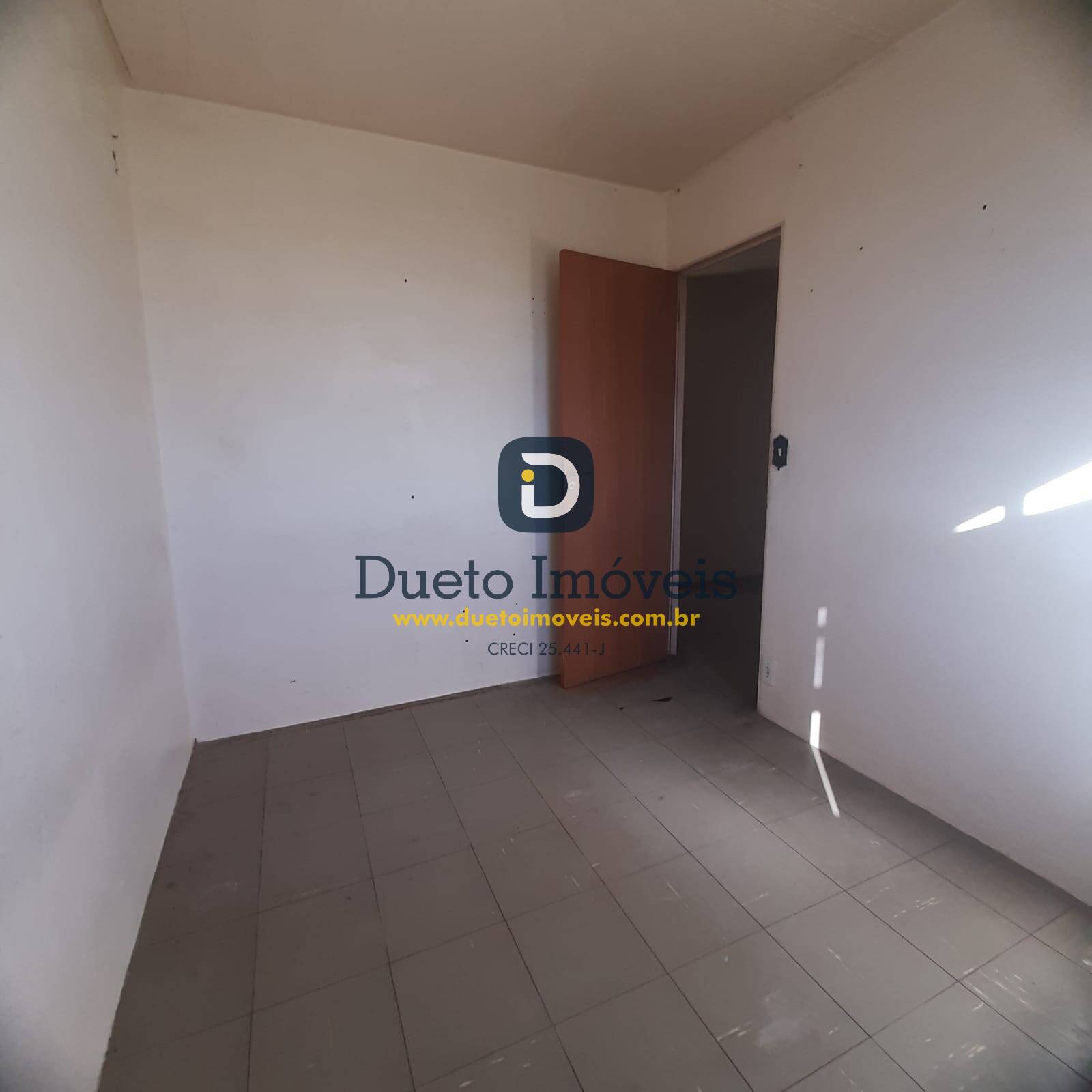 APARTAMENTO A VENDA  NO BAIRRO TANCREDO NEVES.