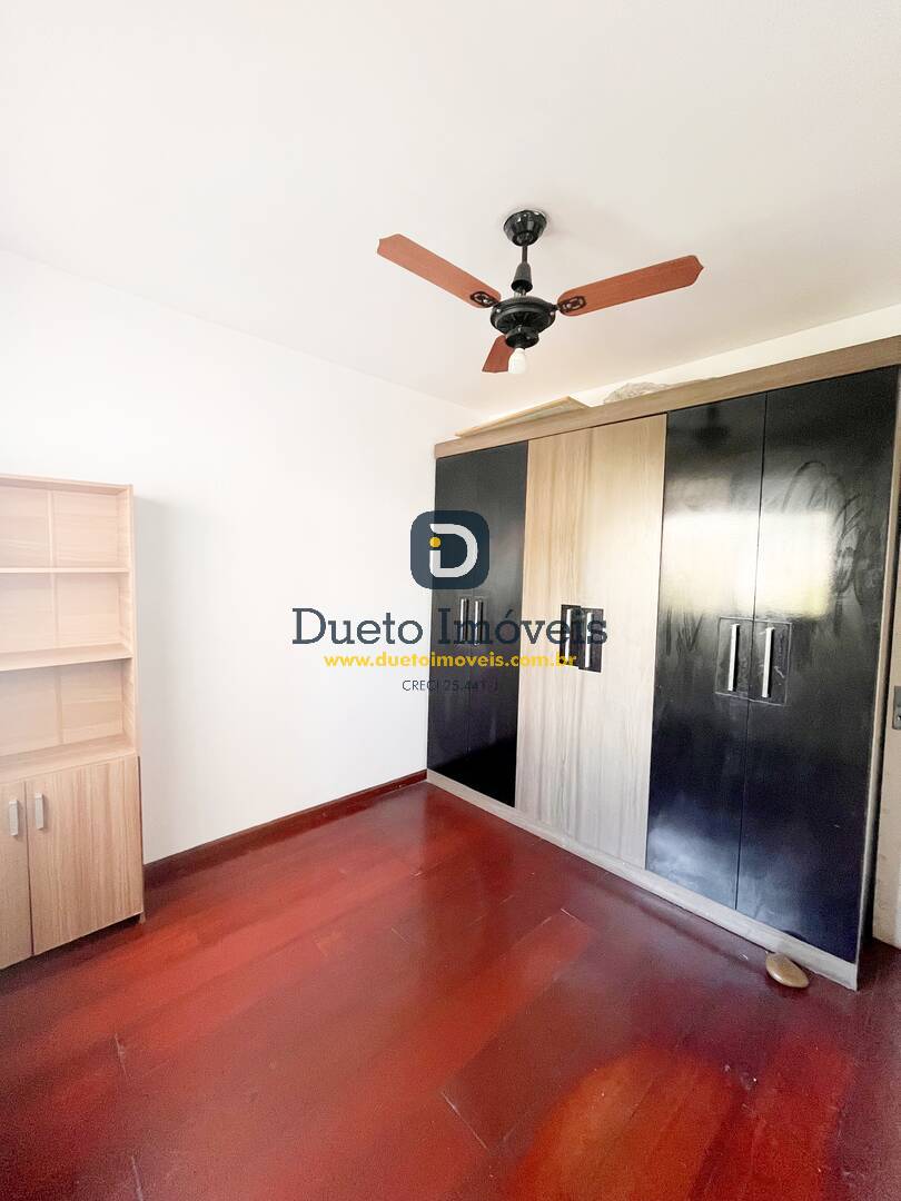 Apartamento  dois dormitórios no centro.