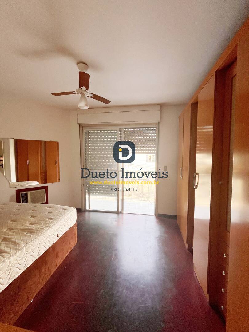 Apartamento  dois dormitórios no centro.
