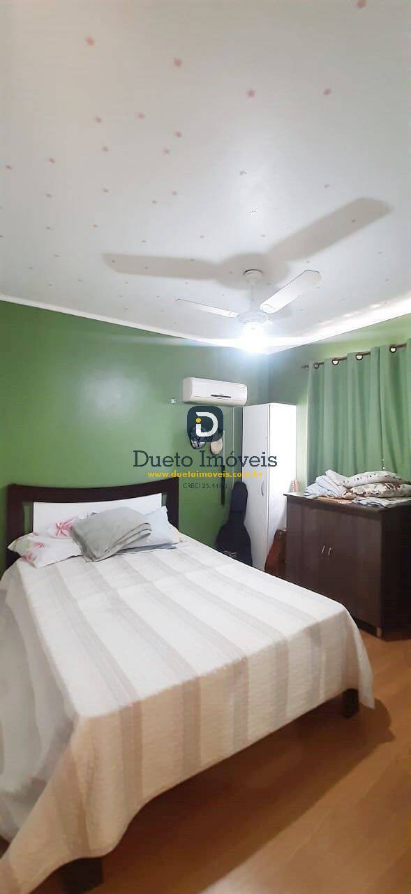 Vendo Casa de 6 dormitórios em Camobi. FINANCIÁVEL!!!