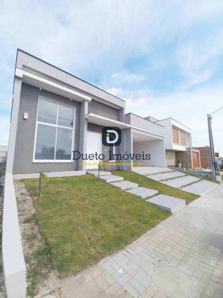 Casa com ótima arquitetura em Camobi!!!